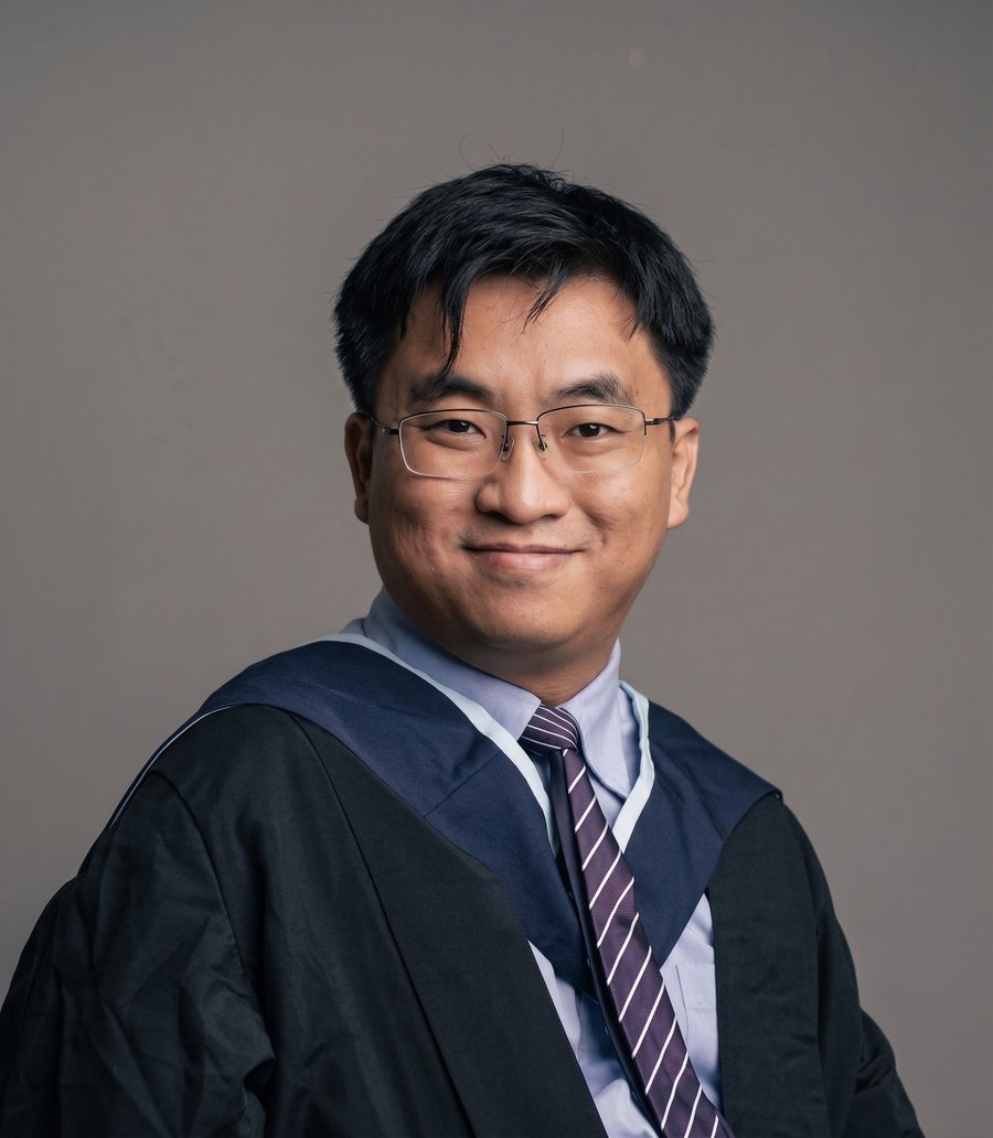 創辦人鄭俊業